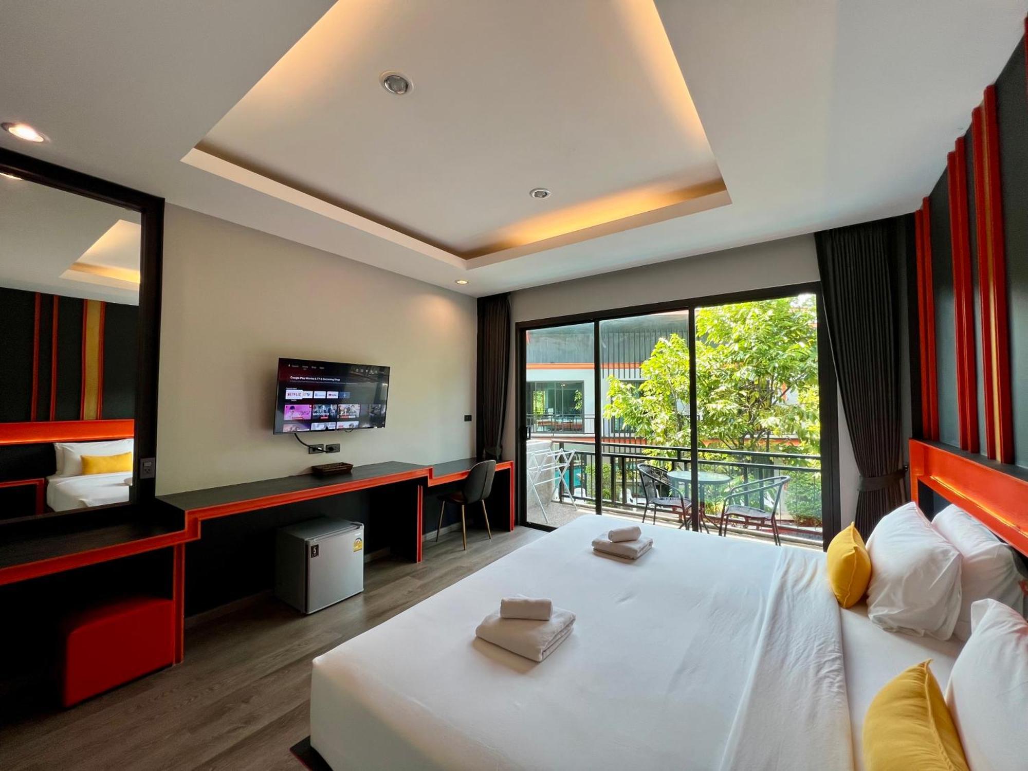 Wow Phuket Hotel Eksteriør billede