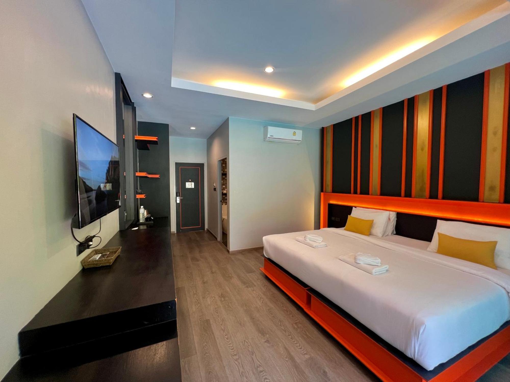 Wow Phuket Hotel Eksteriør billede