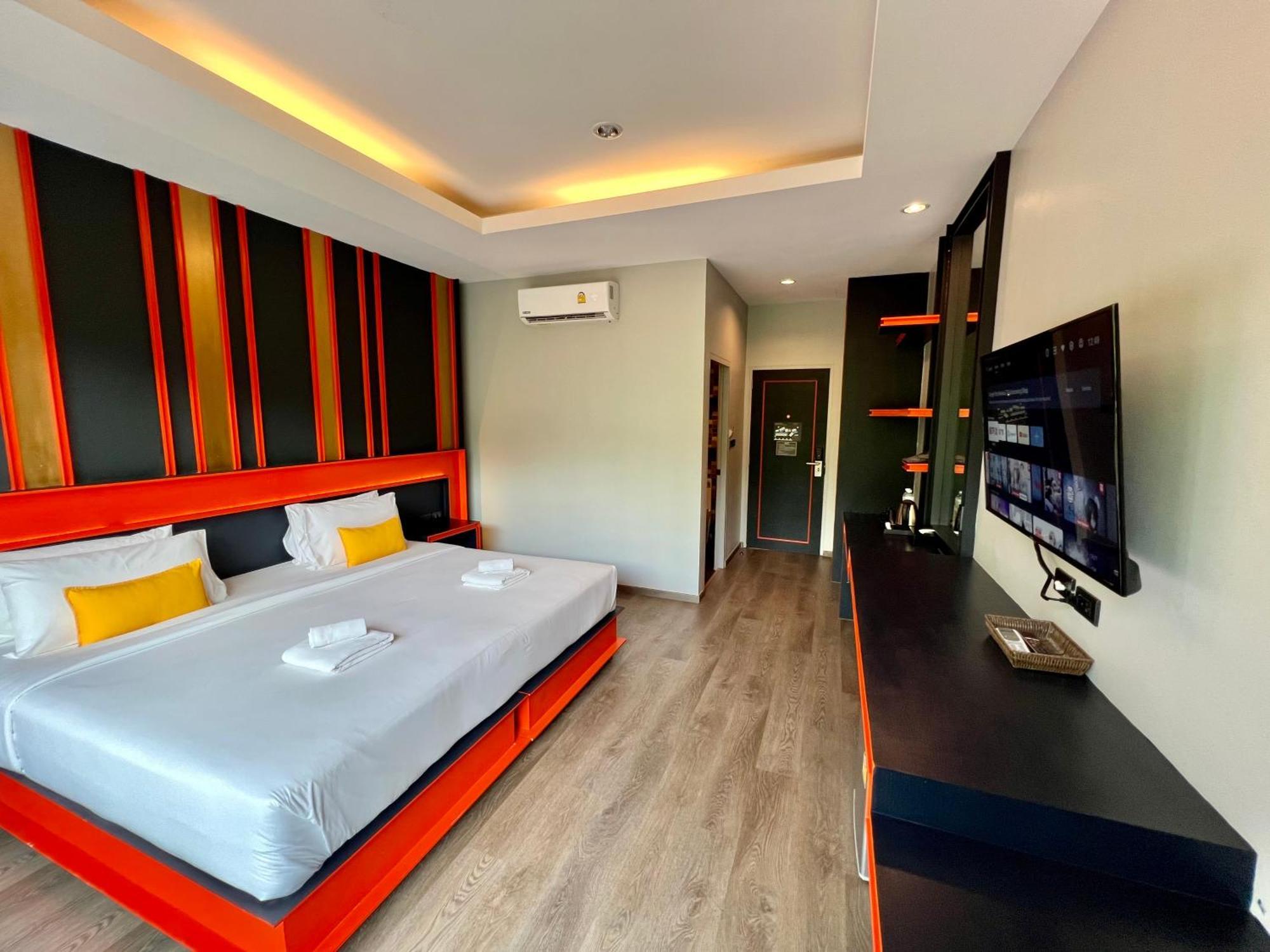 Wow Phuket Hotel Eksteriør billede